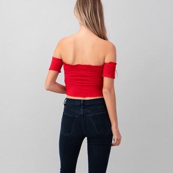 RED OFF-THE- SHOULDER SMOCKED TOP - Picture 5 of 8